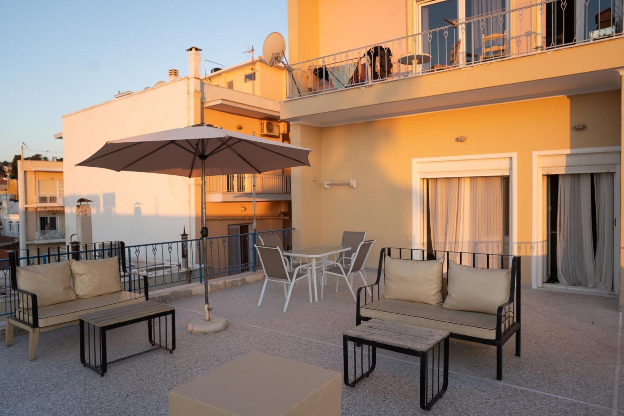 Central Mytilene City-View Apartment For 7 Exterior foto
