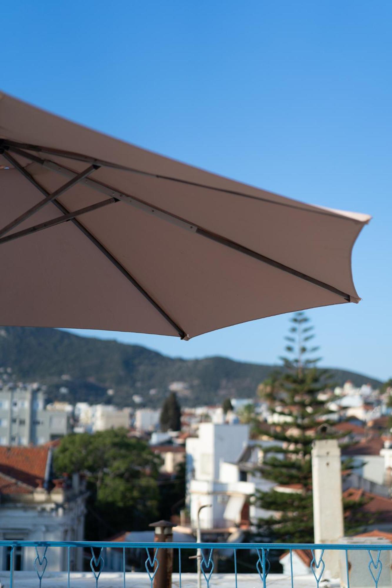 Central Mytilene City-View Apartment For 7 Exterior foto