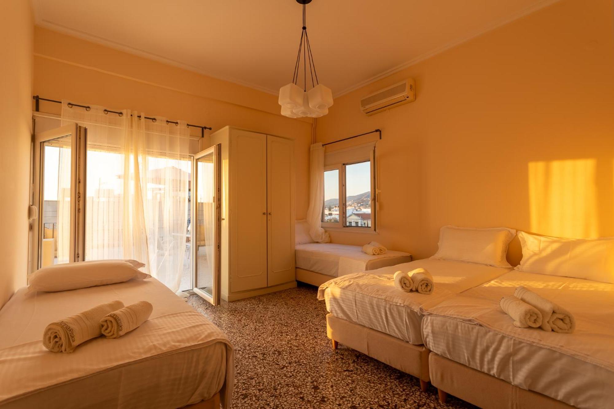 Central Mytilene City-View Apartment For 7 Exterior foto