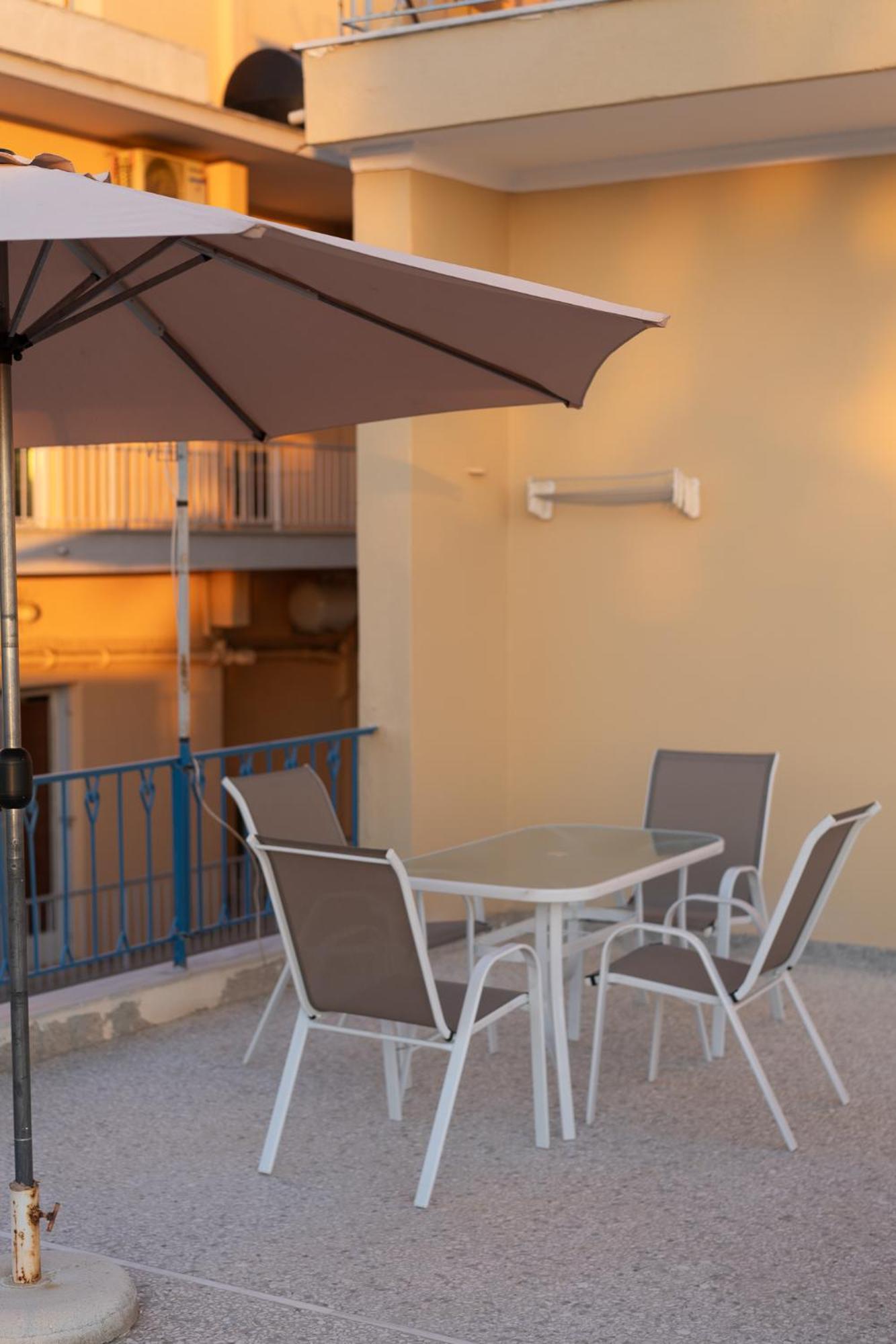 Central Mytilene City-View Apartment For 7 Exterior foto